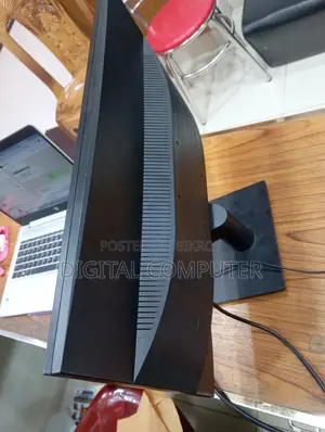 ডেল ১৯ ইঞ্চি ফুল ফ্রেশ মনিটর বিক্রয়ের জন্য