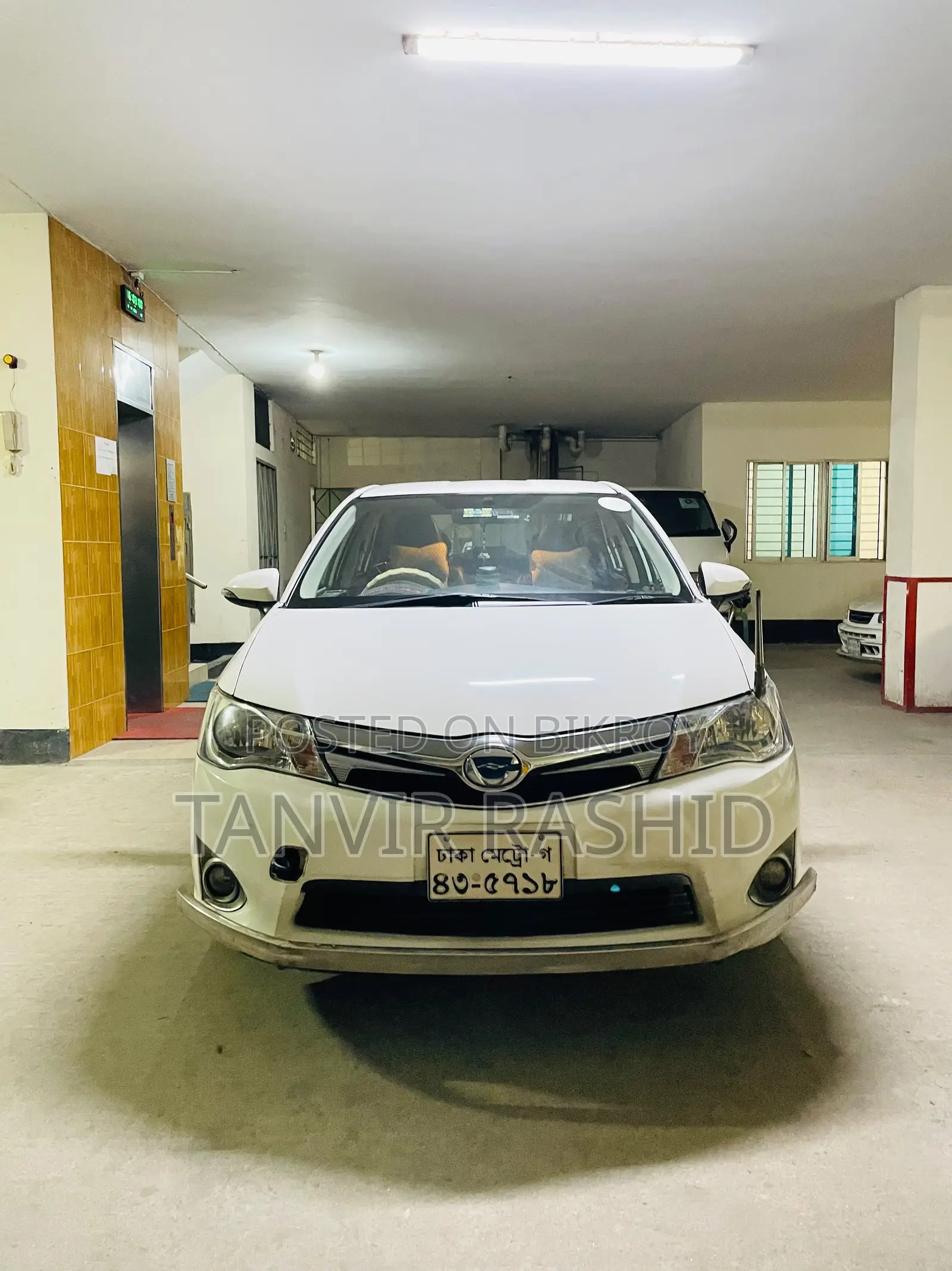 টয়োটা এক্সিও ২০১৪ সাদা
