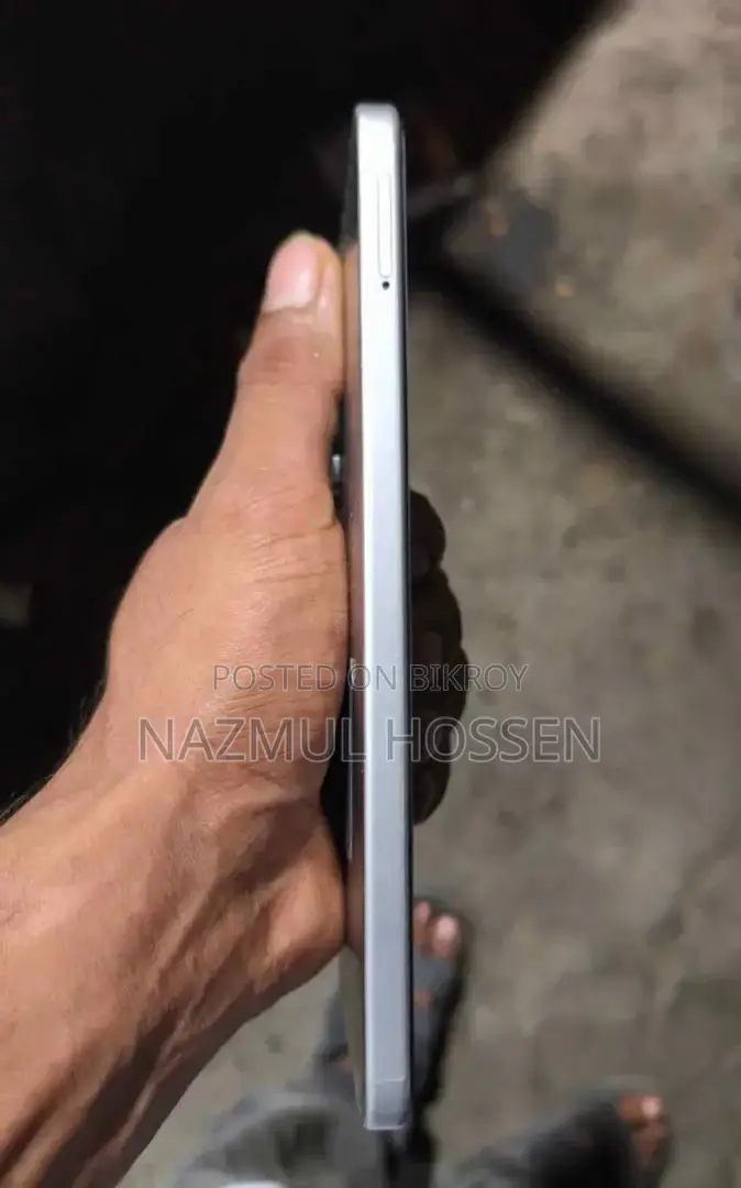 টেকনো স্পার্ক ৪০ প্রো ১২৮ জিবি সিলভার