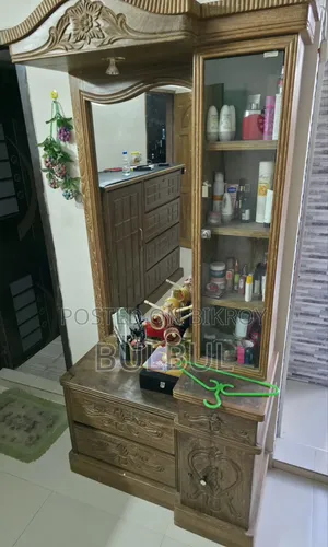 বার্মাটিক কাঠের ড্রেসিং টেবিল