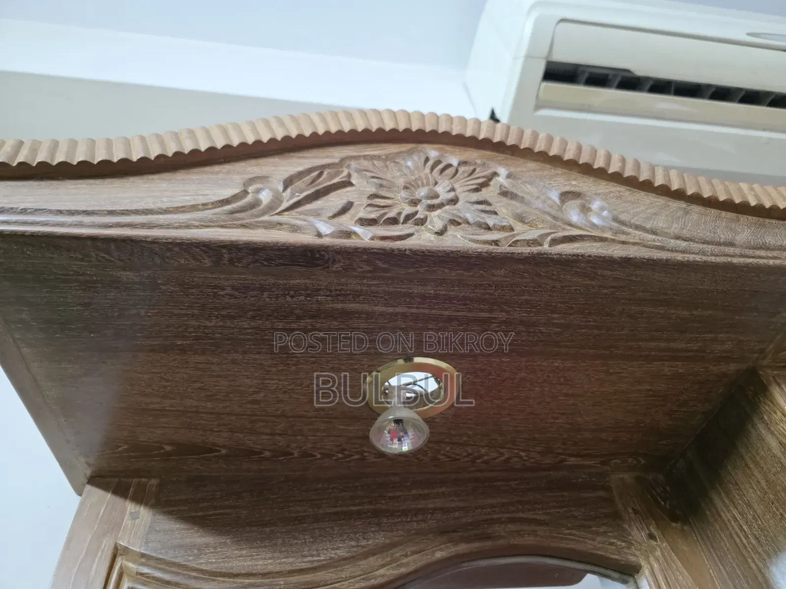 বার্মাটিক কাঠের ড্রেসিং টেবিল