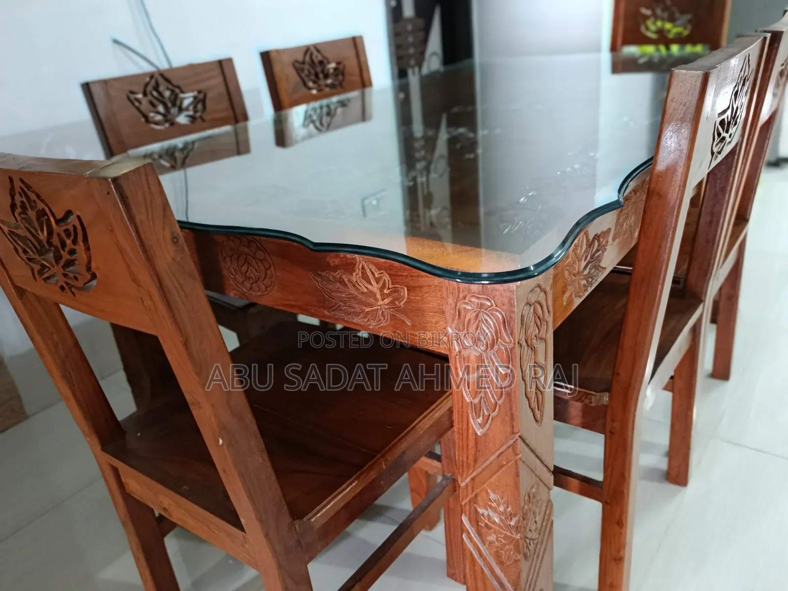 চিটাগাং এর ঐতিহ্যবাহী কাঠের তৈরি ডাইনিং টেবিল