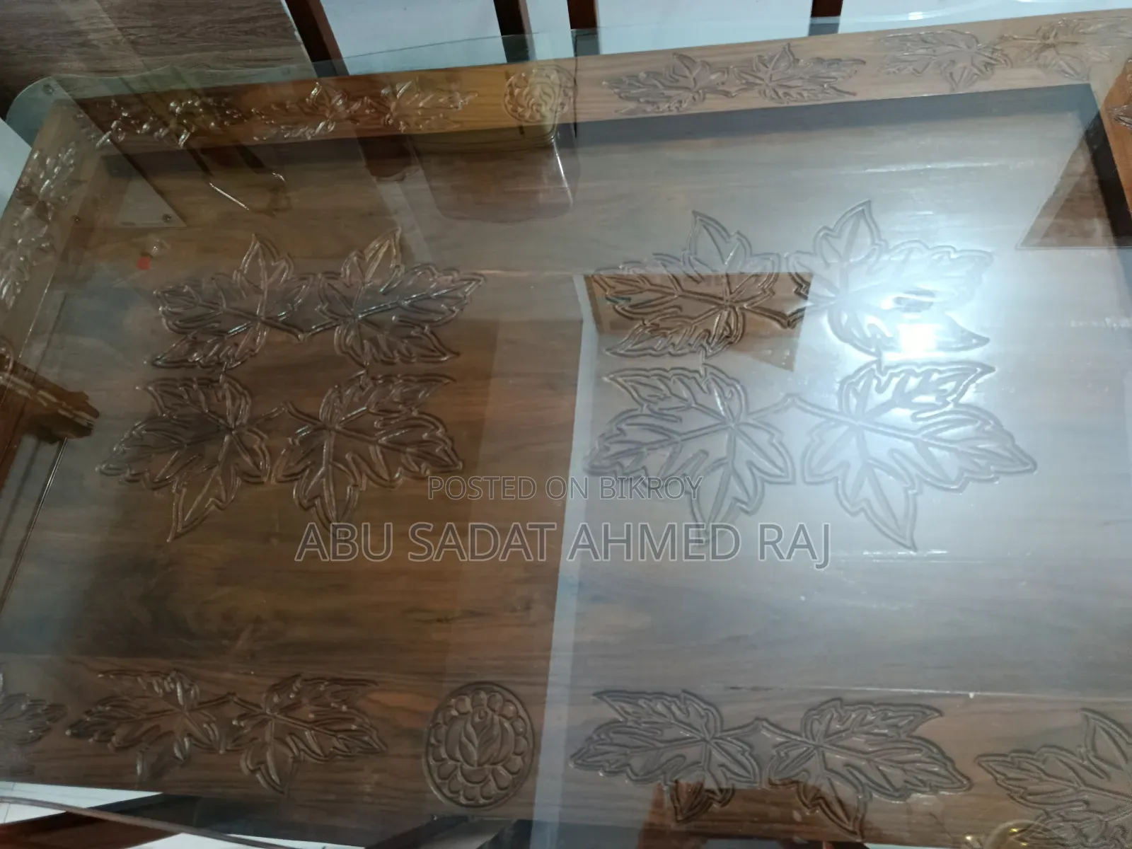 চিটাগাং এর ঐতিহ্যবাহী কাঠের তৈরি ডাইনিং টেবিল