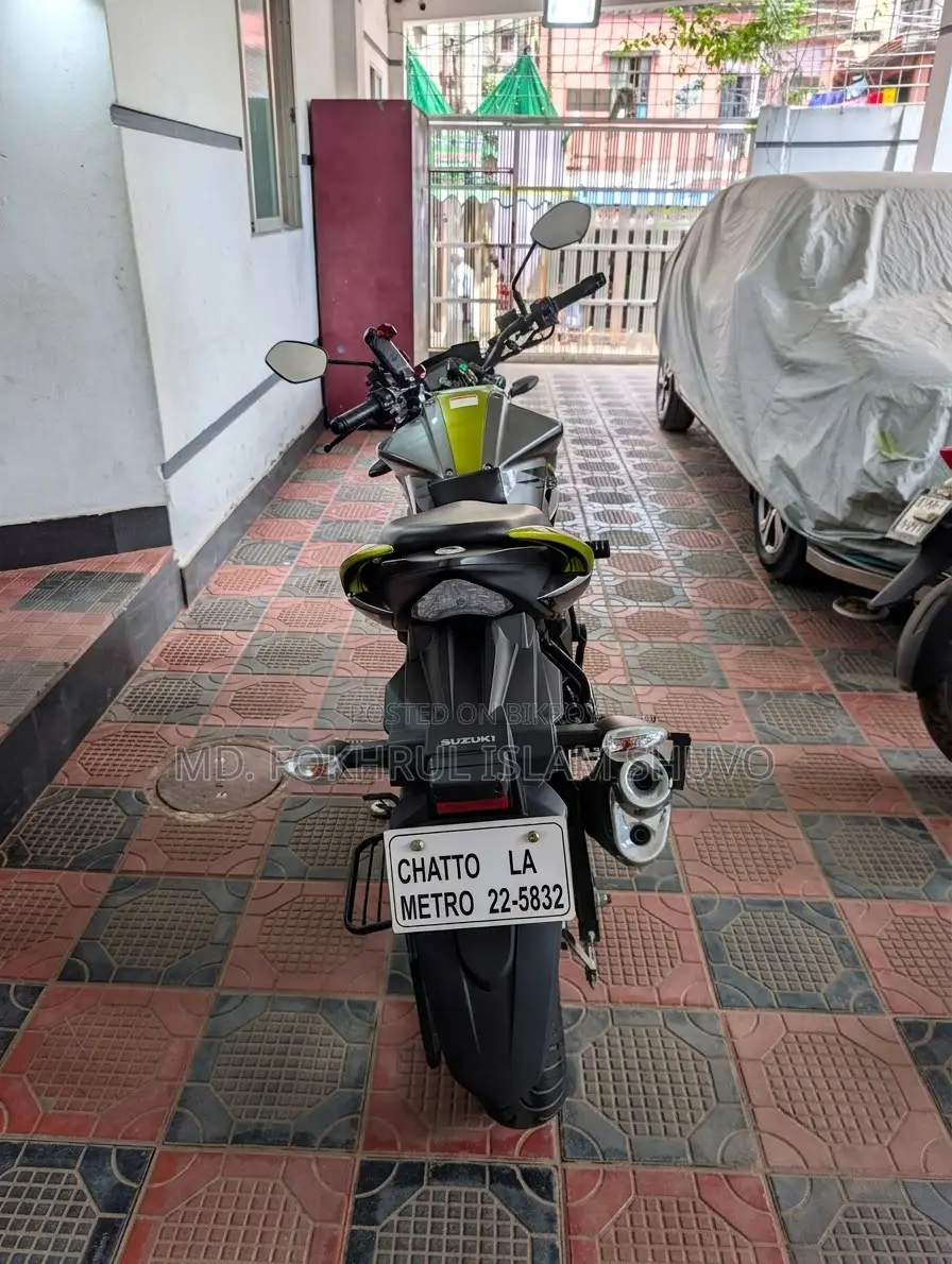 Suzuki Gixxer 2025 Gray
