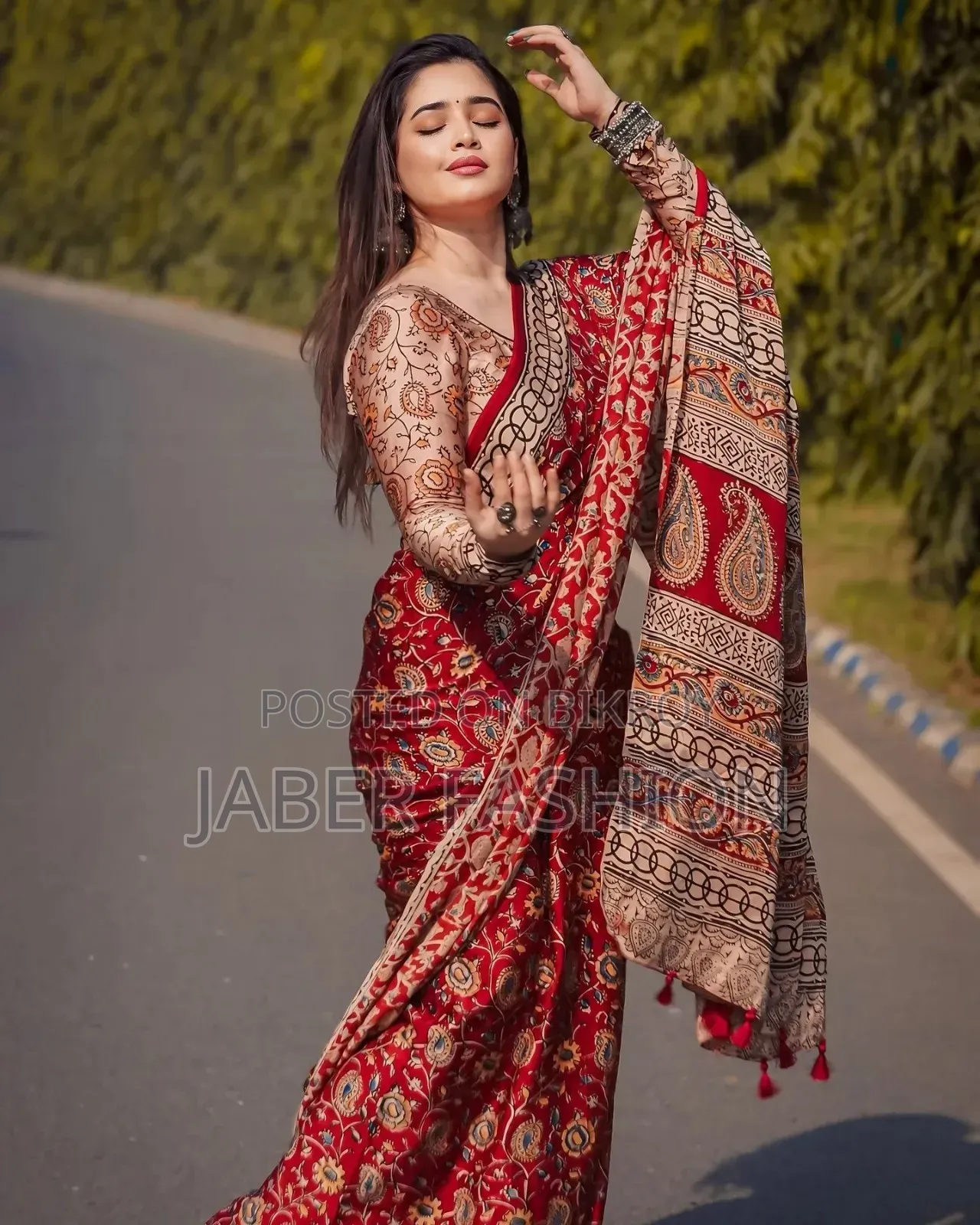 Premium Makhon or Chanduri fabric—comfortable to wear with a great finish.