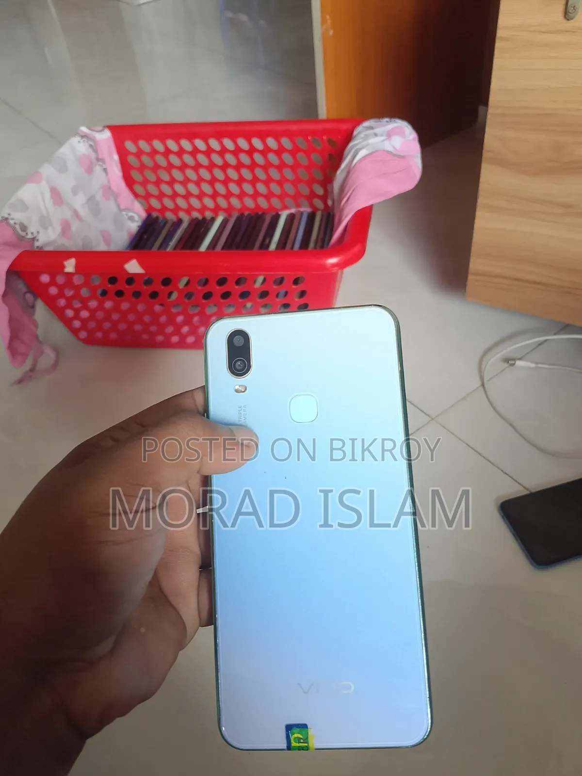 New Vivo Y11 32 GB Blue
