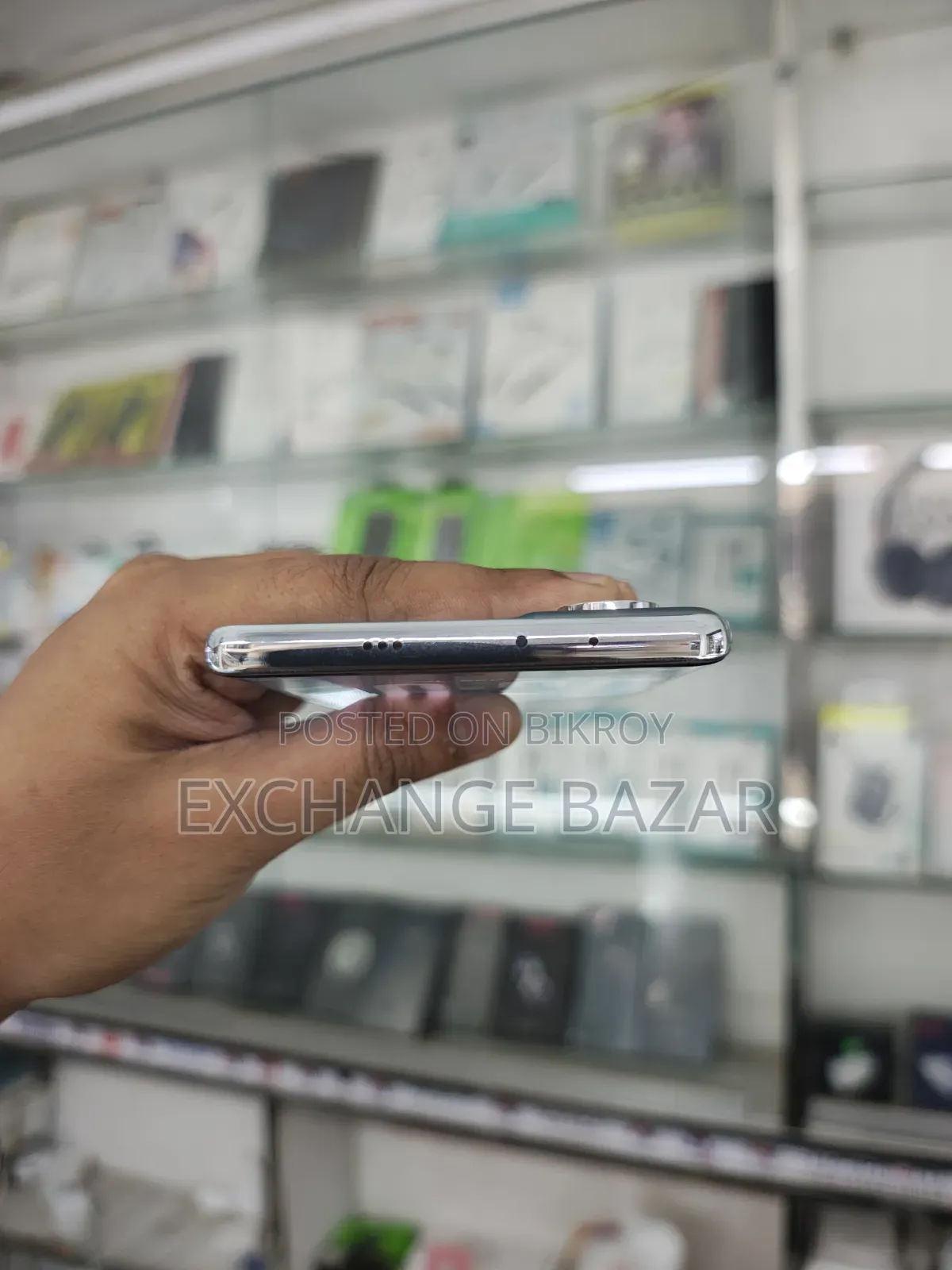 টেকনো ক্যামন ৪০ প্রো ৫জি ২৫৬ জিবি ব্লু