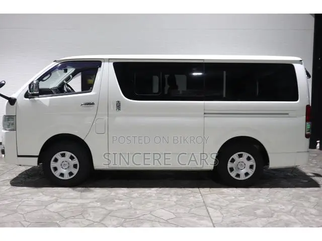 Toyota HiAce 2021 White