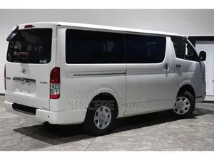Toyota HiAce 2021 White