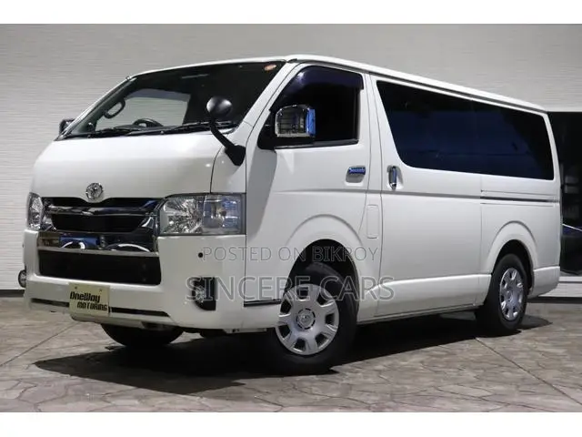 Toyota HiAce 2021 White