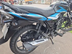 Bajaj Discover 125 2021 Black