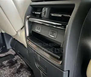 Toyota Alphard 2.5 Hybrid All Wheel Drive 2023 Pearl
