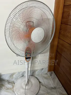 ডিফেন্ডার ফ্যান (রিচার্জেবল) এলইডি লাইট এবং চার্জিং পোর্ট সহ