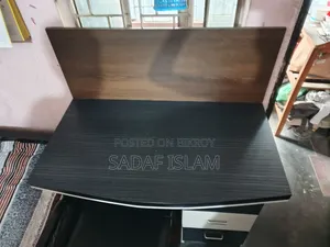 ডাইনিং এবং স্টাডি টেবিল
