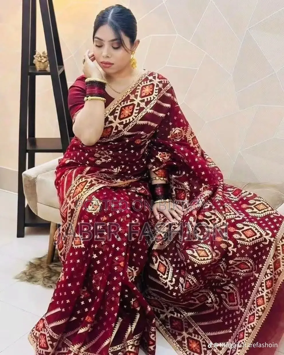 ভাইরাল জামদানি শাড়ি উইথ ব্লাউজ পিস