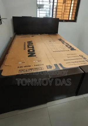 একটি বক্স খাট বিক্রি করব।