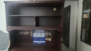 বিক্রির জন্য বড় পড়ার টেবিল