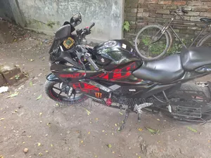 সুজুকি জিক্সার এসএফ ২০২২ কালো