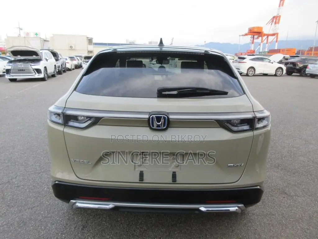 Honda Vezel 2021 Beige