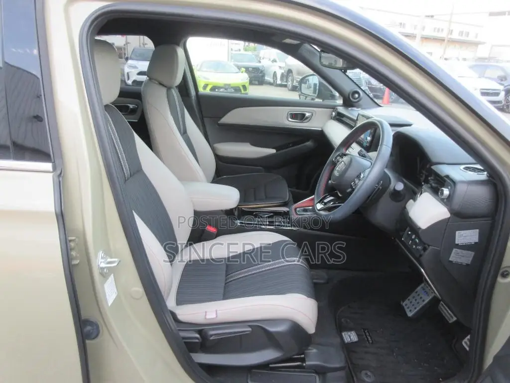 Honda Vezel 2021 Beige
