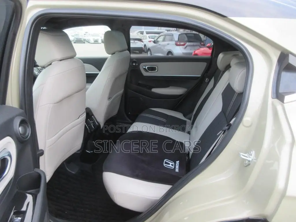 Honda Vezel 2021 Beige