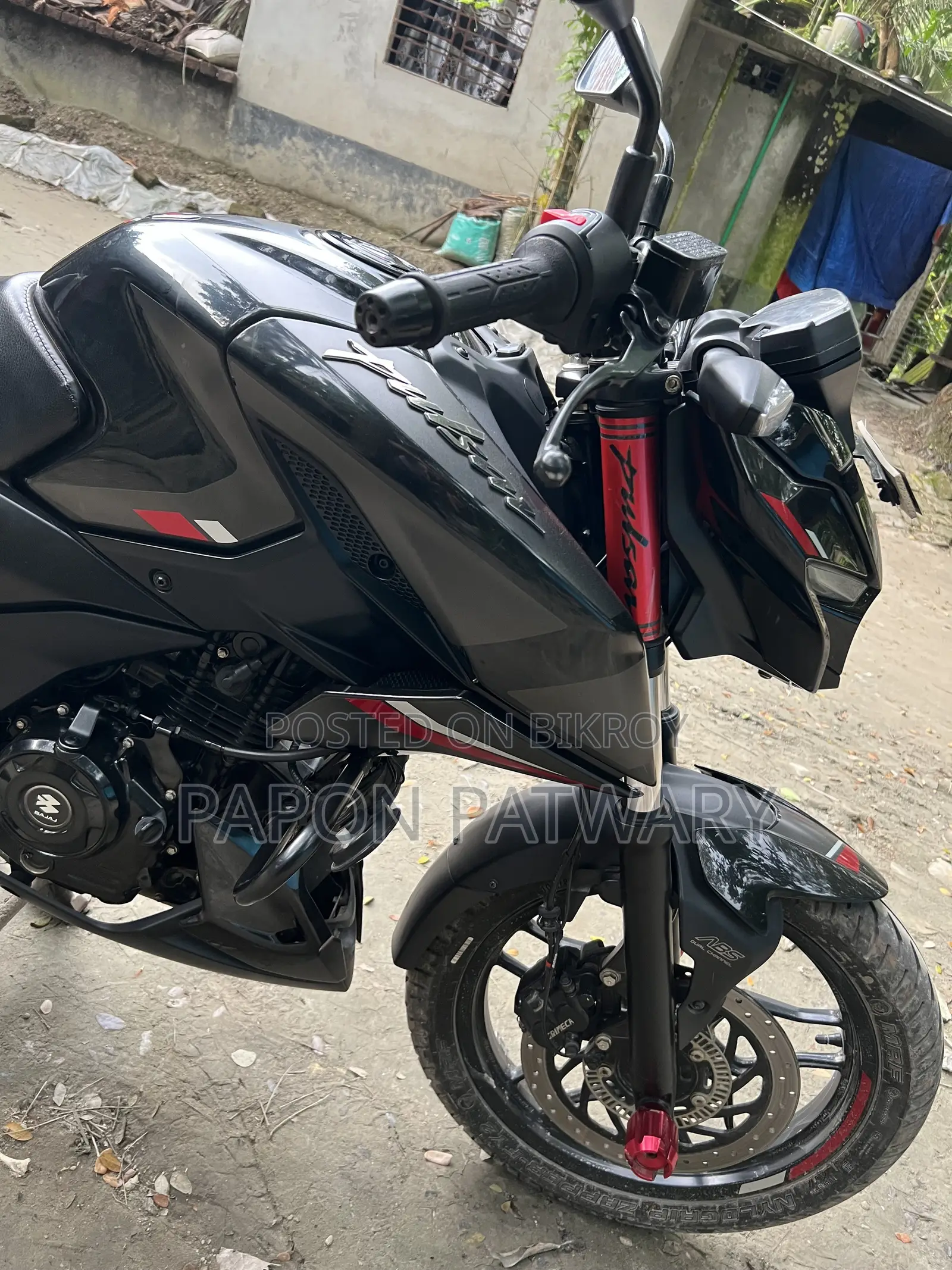 বাজাজ পালসার এন১৬০ ২০২৫ ব্ল্যাক