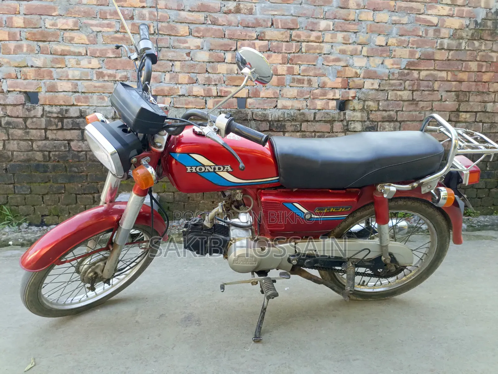 হোন্ডা ১৯৯৮ লাল