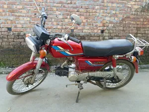 হোন্ডা ১৯৯৮ লাল