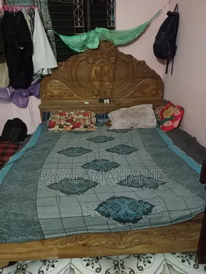 ব্যবহৃত খাটটি বিক্রি করা হবে।