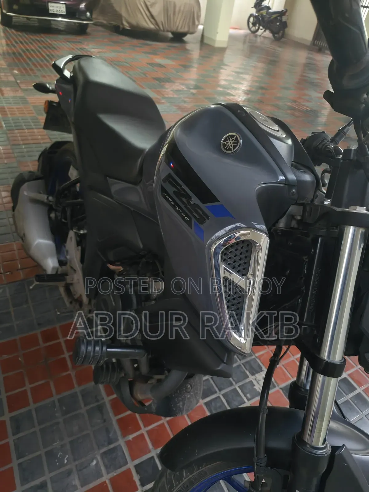 ইয়ামাহা এফজেডএস ভি৩ ২০২৪ গ্রে
