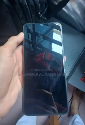 ভিভো টি৩ লাইট ১২৮ জিবি কালো