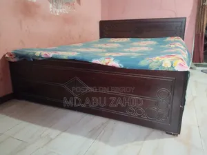 ৫/৭ ফিট খাট এবং ম্যাট্রেস