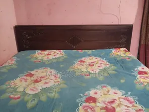 ৫/৭ ফিট খাট এবং ম্যাট্রেস