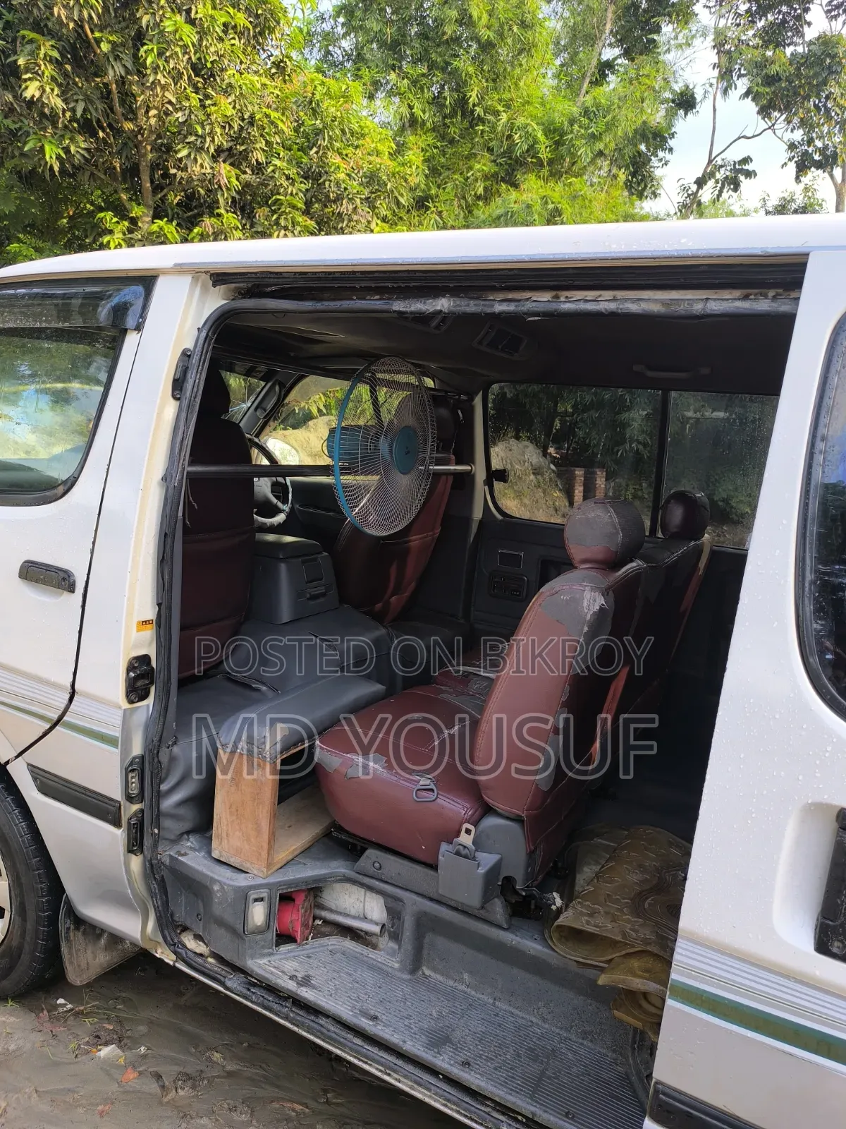 Toyota HiAce 2004 White