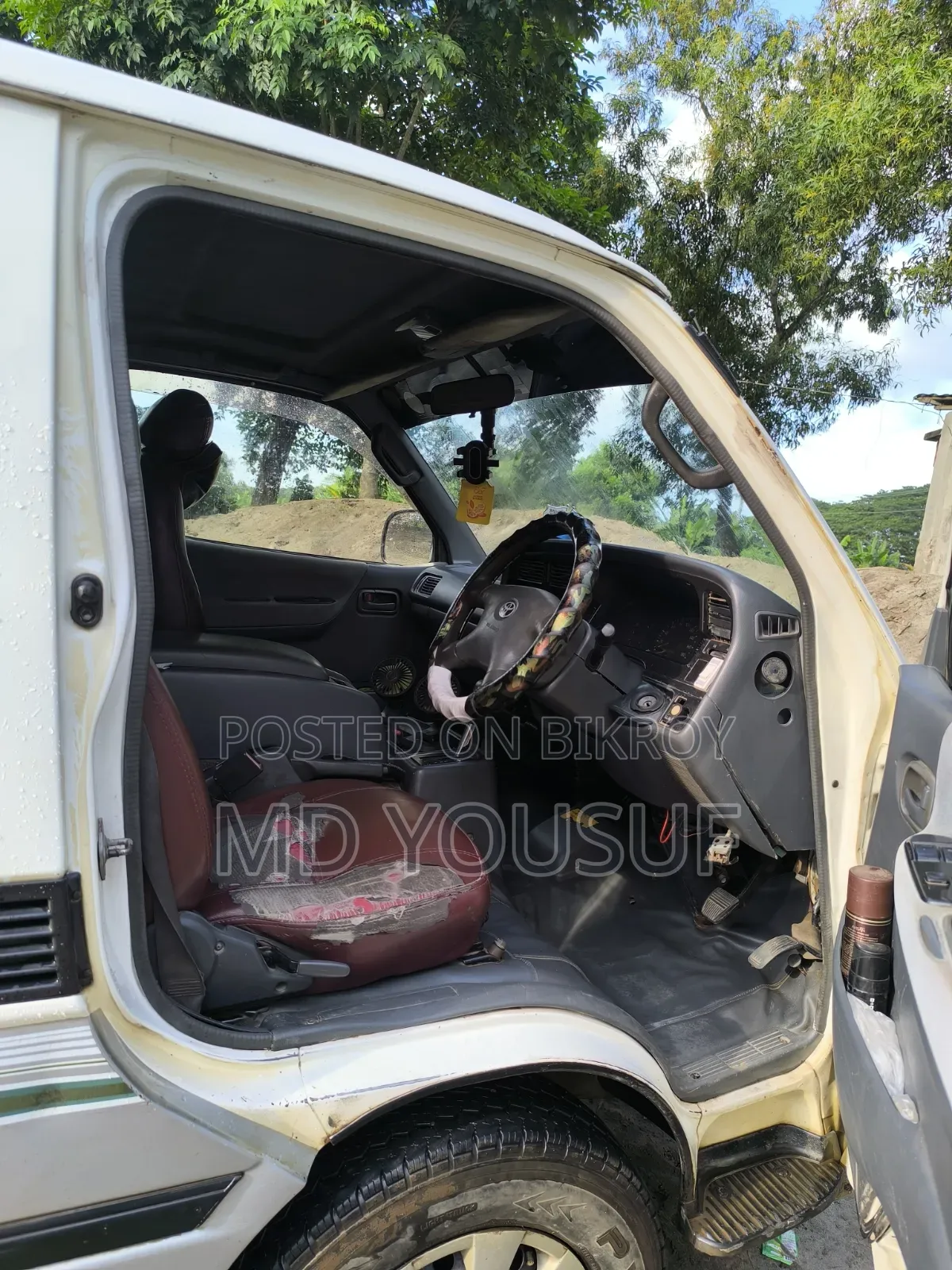 Toyota HiAce 2004 White
