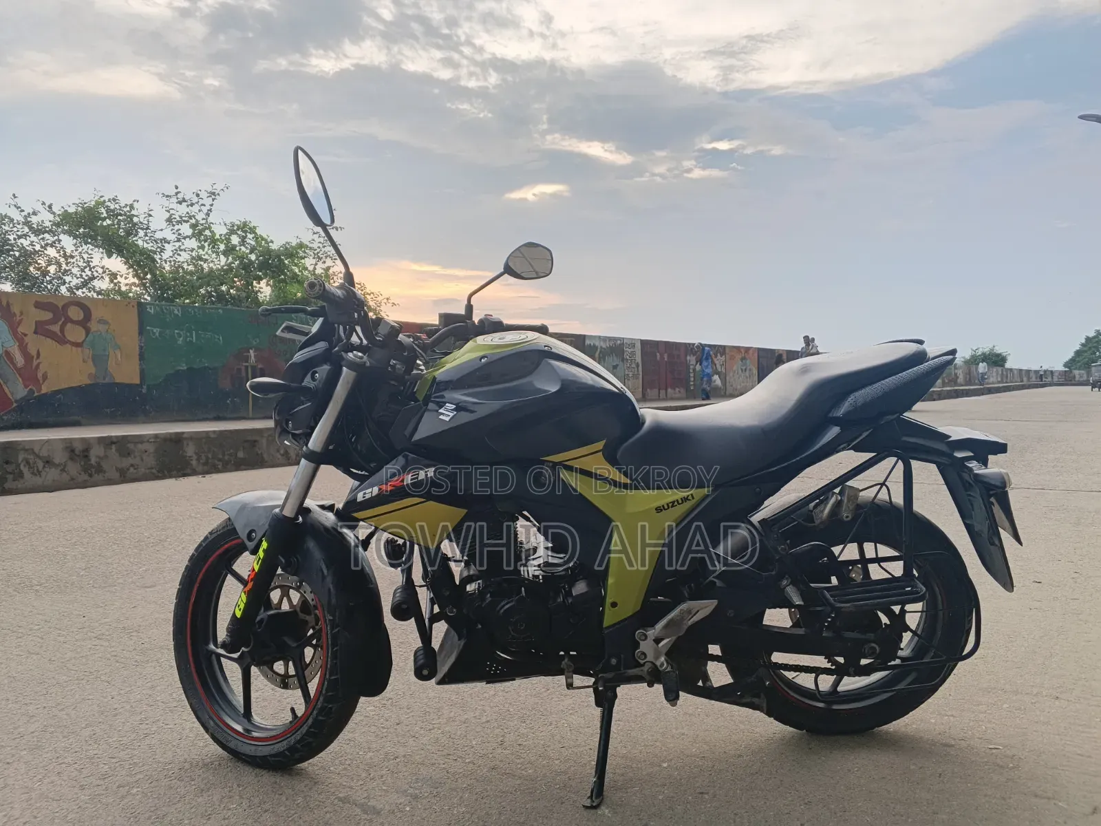সুজুকি জিক্সার ২০১৭ কালো