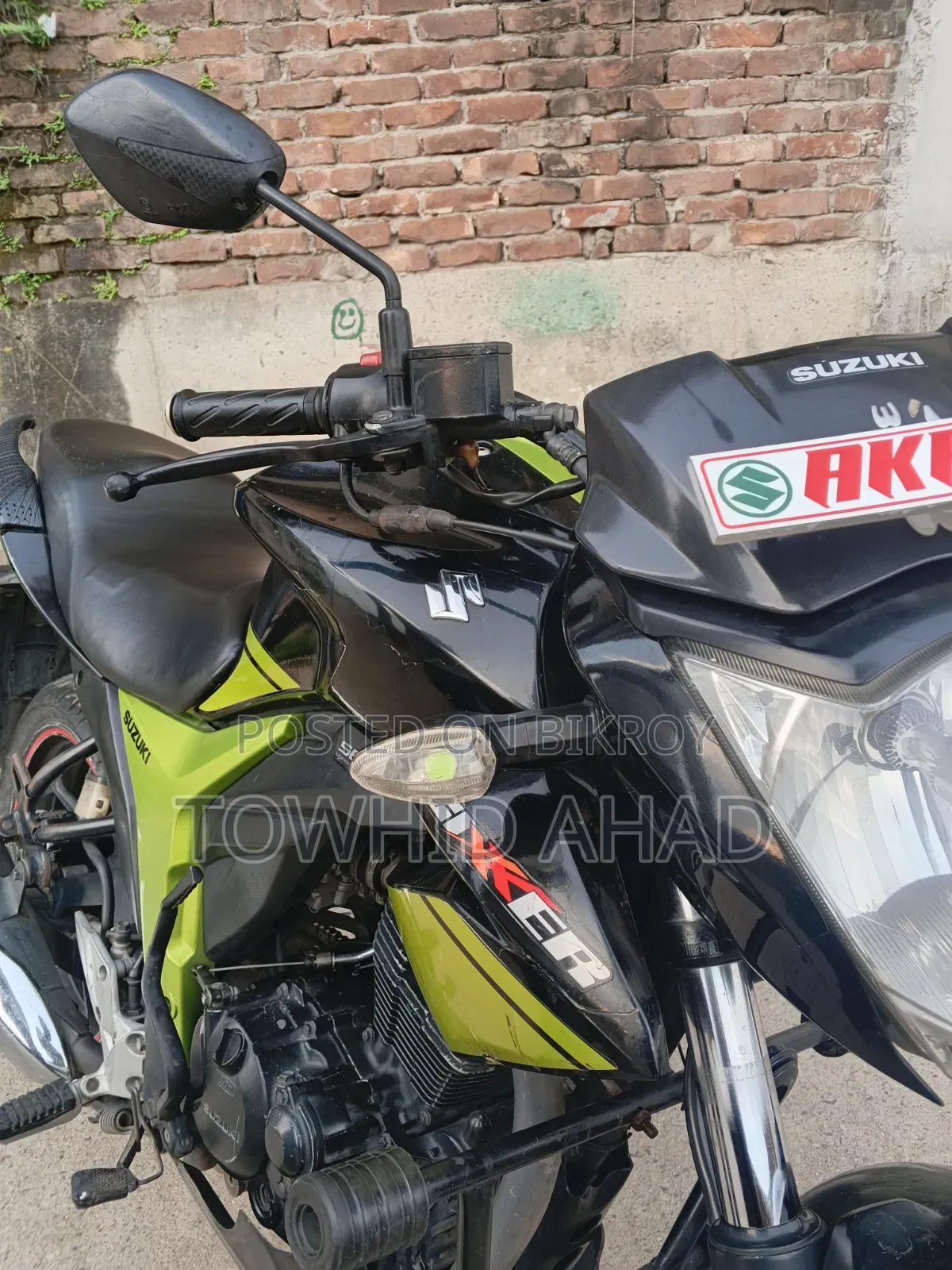 সুজুকি জিক্সার ২০১৭ কালো