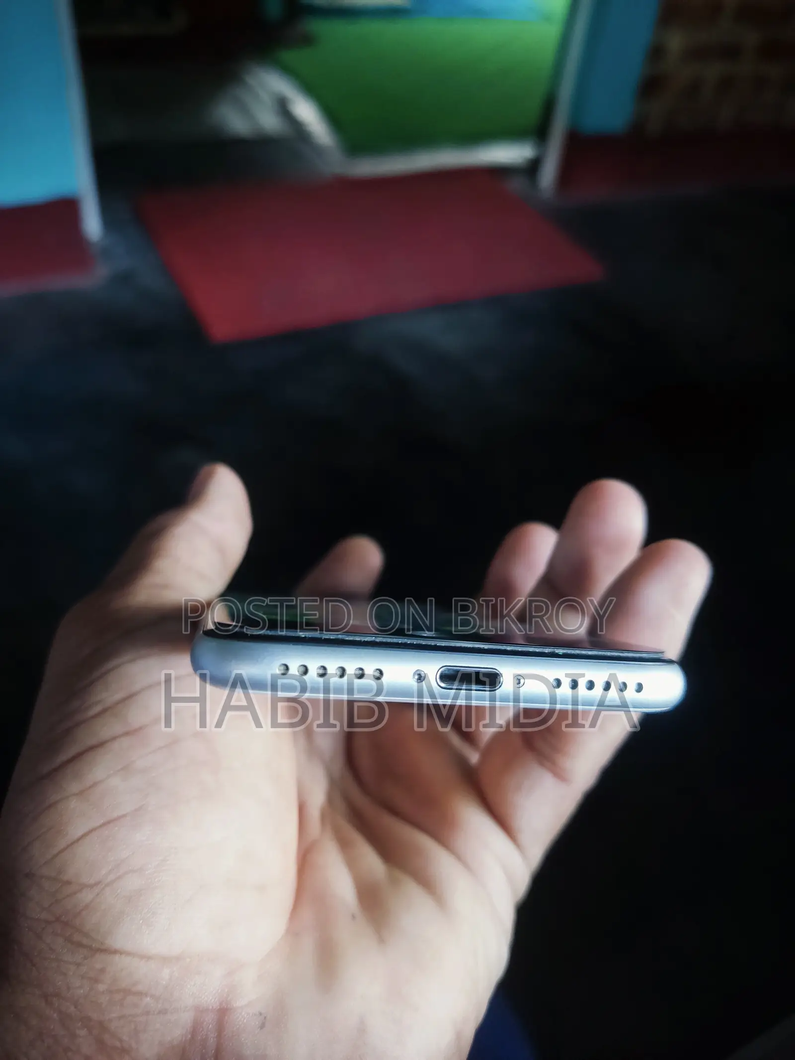 অ্যাপল আইফোন এসই (২০২০) ১২৮ জিবি সাদা