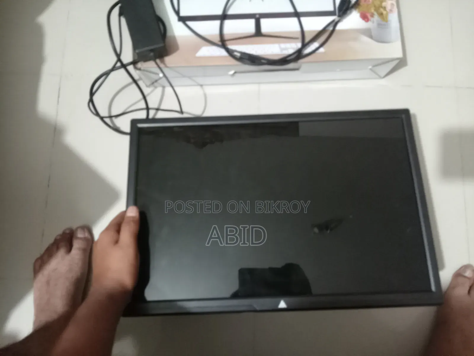 অ্যাটলাস ১৯ ইঞ্চি মনিটর ৪ সপ্তাহ ব্যবহৃত