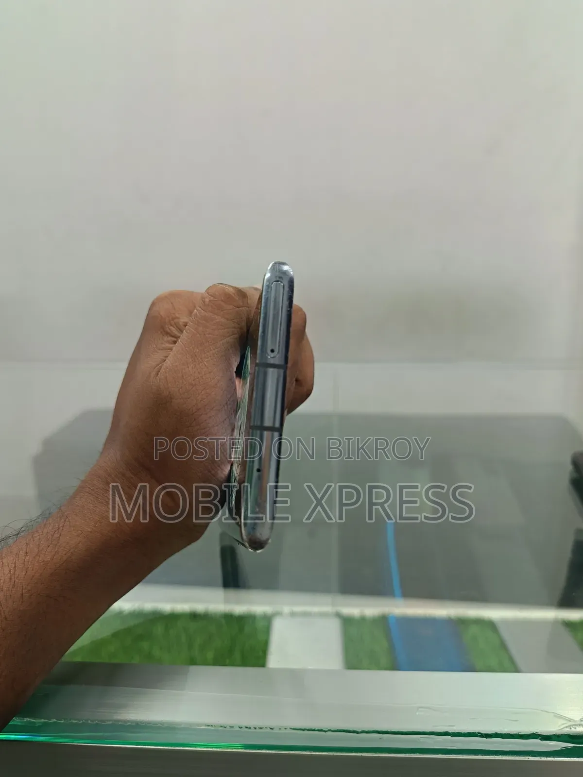 এলজি ভেলভেট ৫জি ১২৮ জিবি কালো