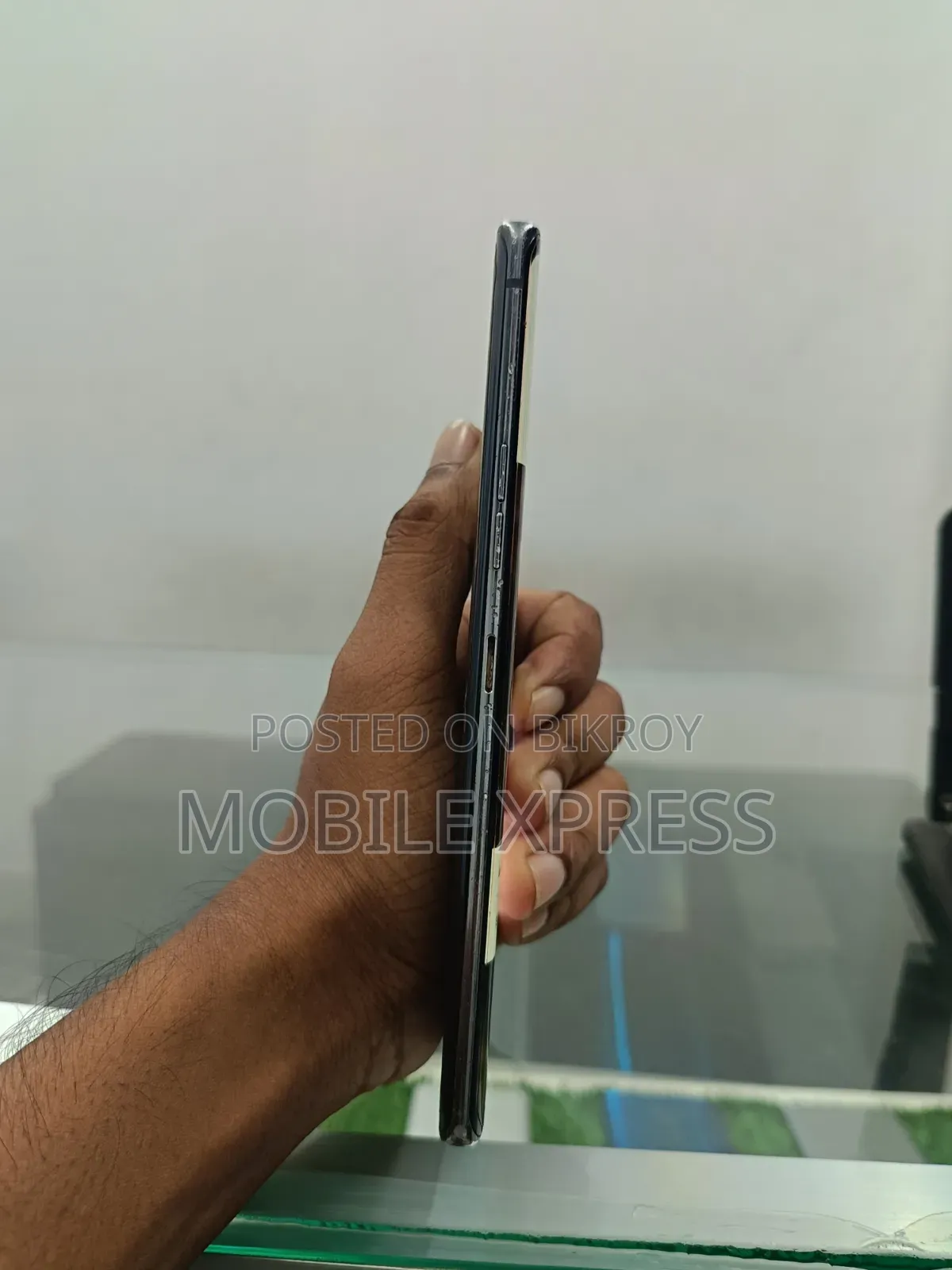 এলজি ভেলভেট ৫জি ১২৮ জিবি কালো