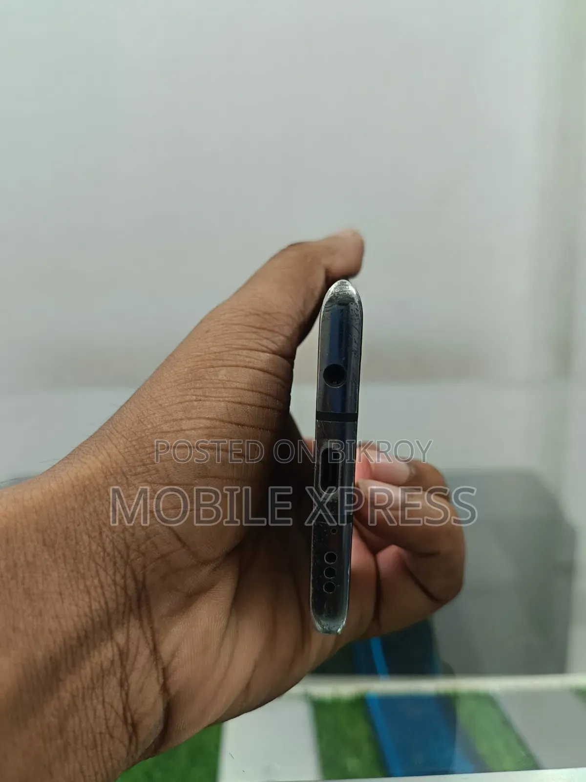এলজি ভেলভেট ৫জি ১২৮ জিবি কালো