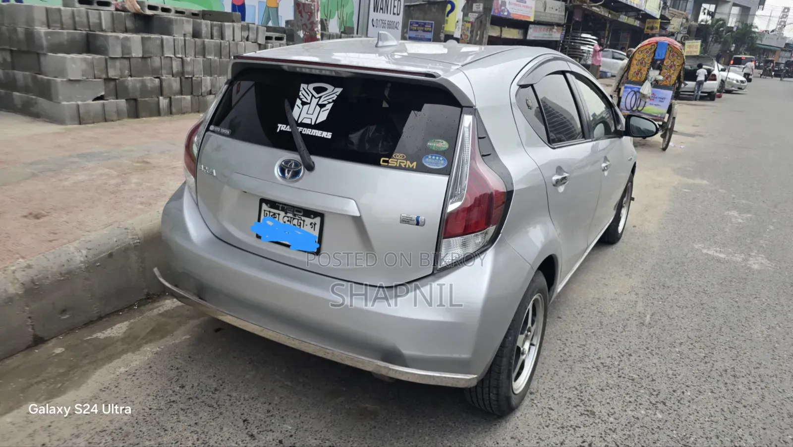 টয়োটা অ্যাকোয়া ২০১৭ রুপালি