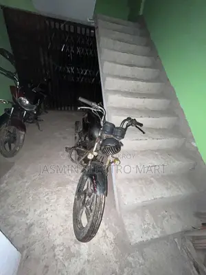 হিরো ইকো ১০০ ২০১৮ কালো