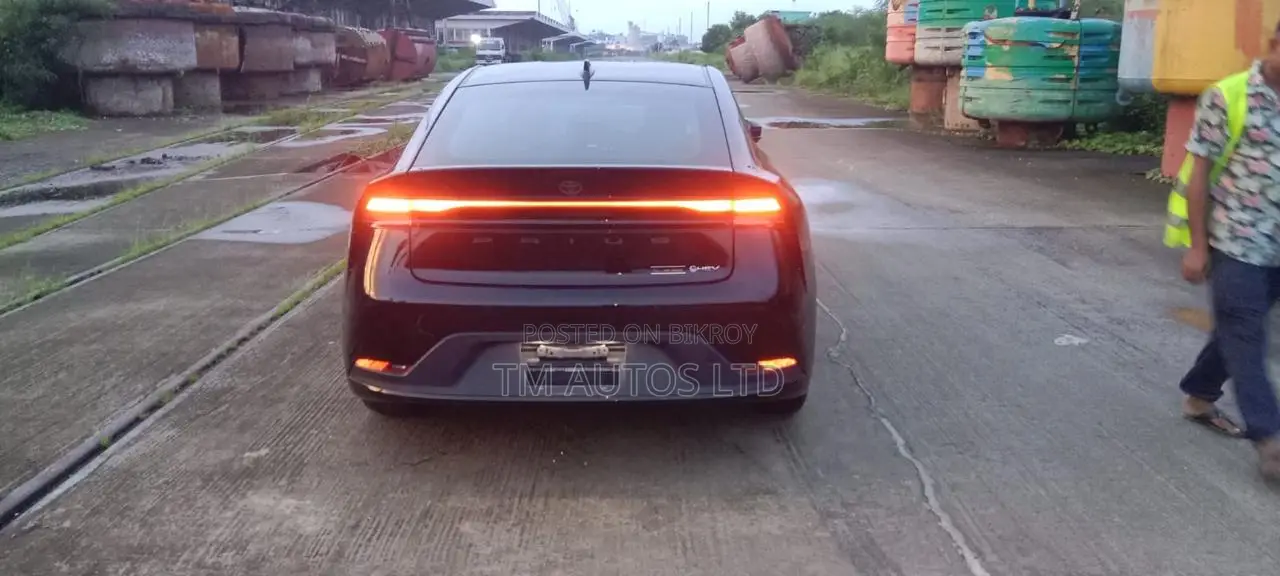 Toyota Prius ২০২৩ কালো