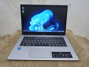 Laptop Acer 3GB Intel SSD 256GB