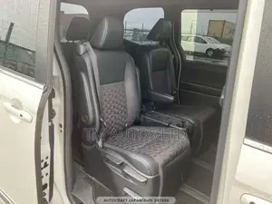 Toyota Voxy Hybrid S-Z 2WD 7-Seater 2023 Pearl