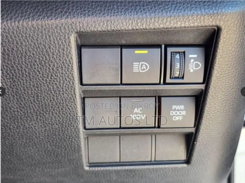 Toyota Voxy Hybrid S-Z 2WD 7-Seater 2023 Pearl