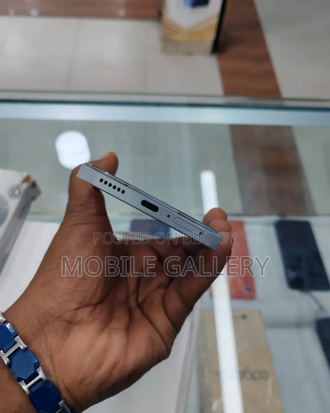 নাথিং ফোন টুএ প্লাস ২৫৬ জিবি হোয়াইট