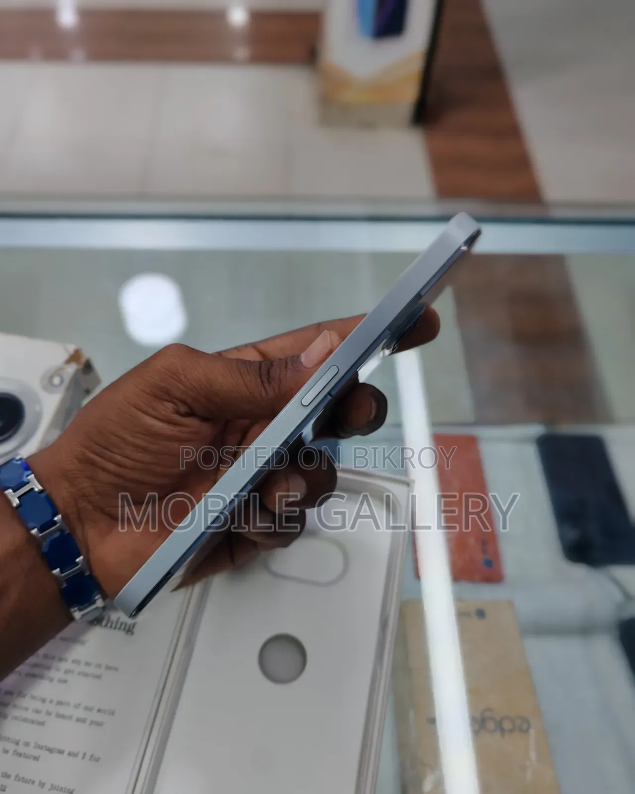 নাথিং ফোন টুএ প্লাস ২৫৬ জিবি হোয়াইট